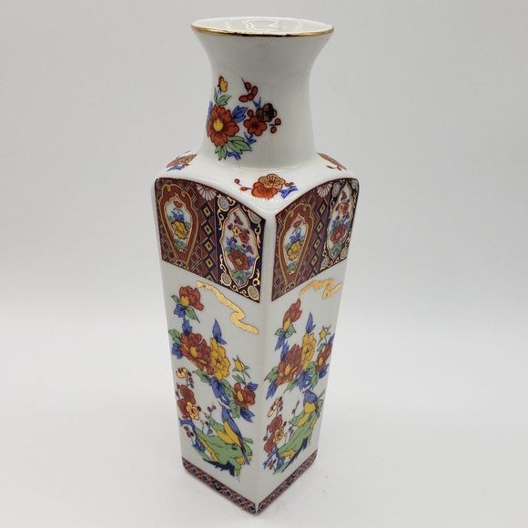 Japanese Vintage Imari Porcelain Enameled Bird Floral Square Shaped Vase or Jar - Picture 8 of 17